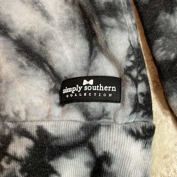 Simply Southern Ladies large sweatshirt with cowl neck - Picture 4 of 5